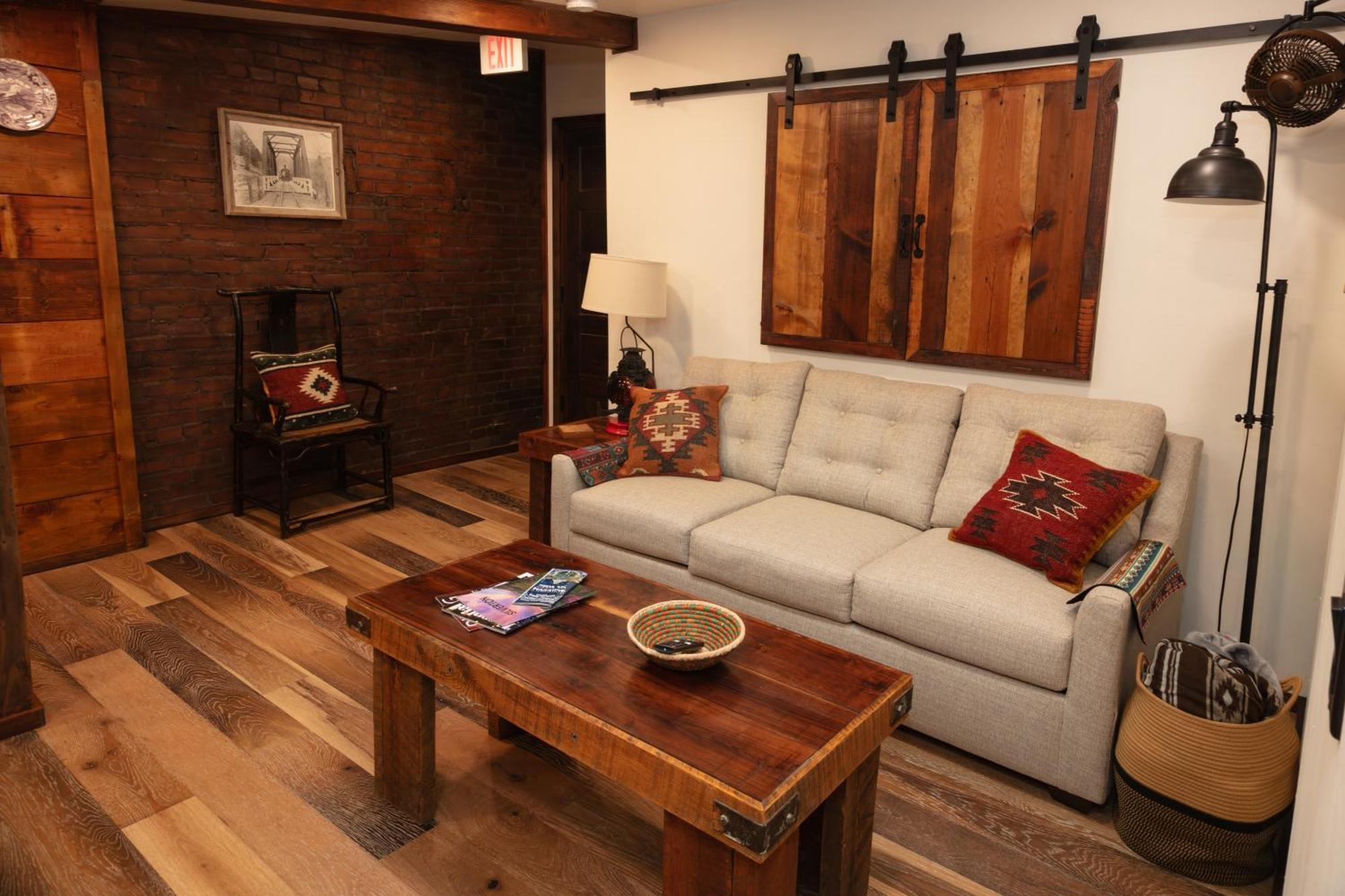The Frenchman Suites Silverton Экстерьер фото
